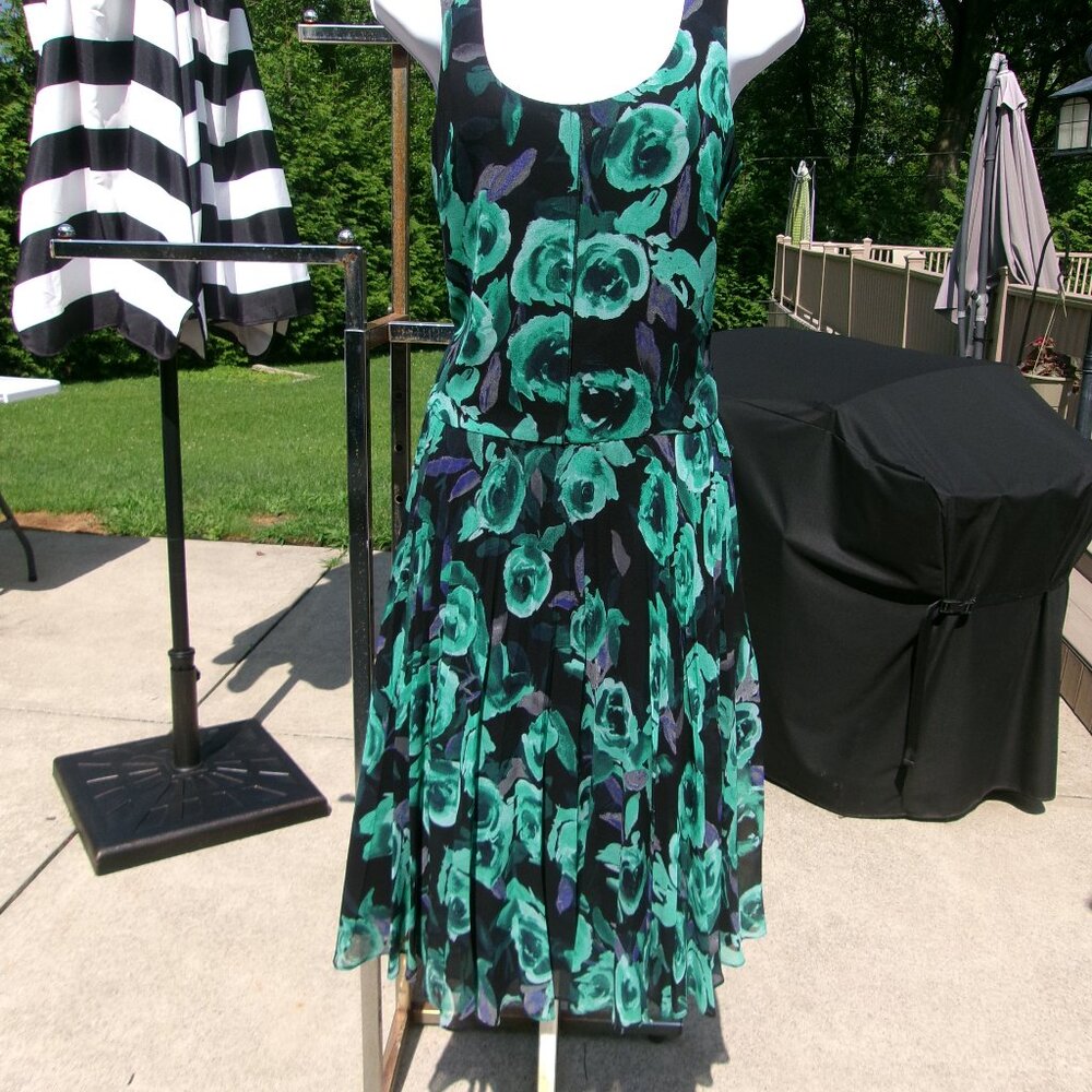 NWT DONNA MORGAN FAB BLACK&GREEN FLORAL PRINT DRESS 6